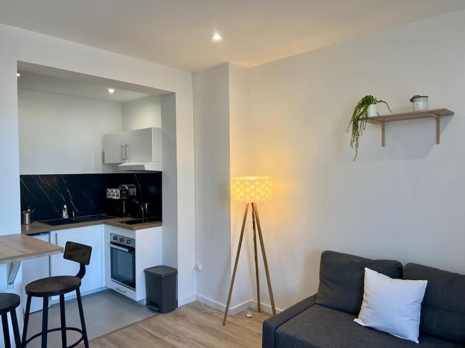 Montpellier Centre - La Fenetre De L'Ecusson Apartment Luaran gambar