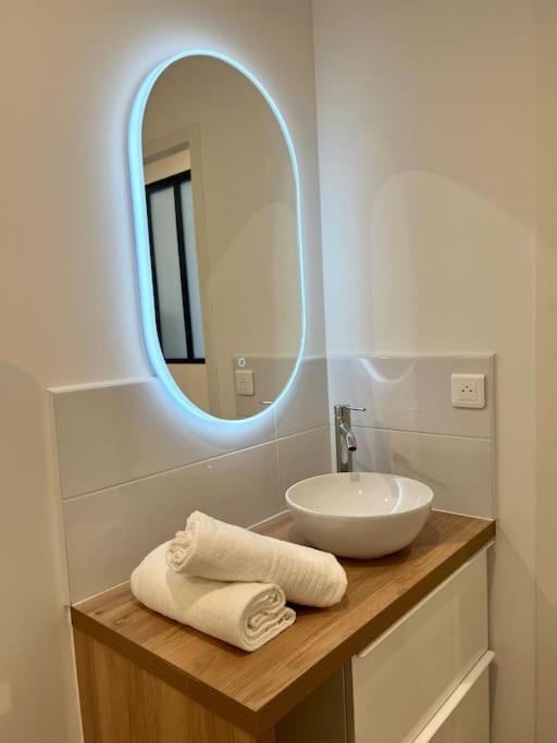 Montpellier Centre - La Fenetre De L'Ecusson Apartment Luaran gambar
